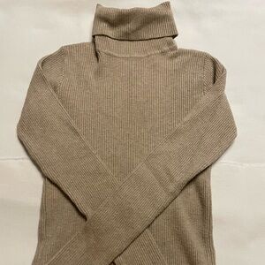Turtle neck sweater
